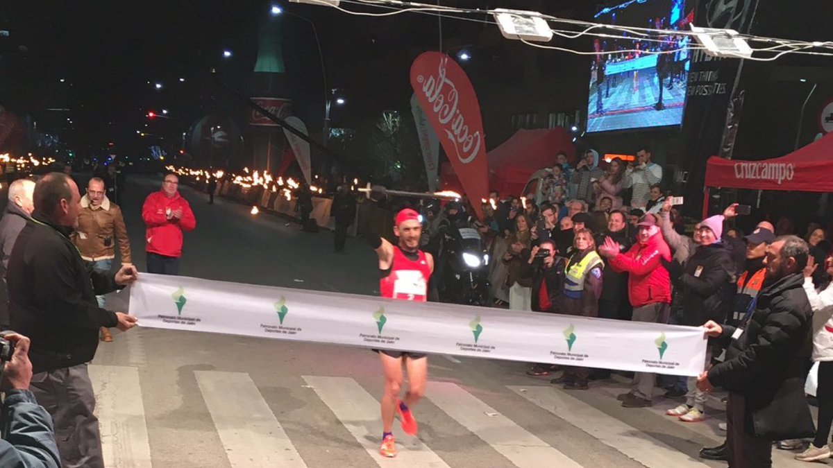 Compartimos con vosotros la imagen de <a href="/HCondestable/">H Condestable Iranzo</a> con el ganador de la <a href="/CarreraSanAnton/">Carrera de San Antón</a>, <a href="/C_Castillejo/">Carles Castillejo</a> entrando en meta. #Enhorabuena