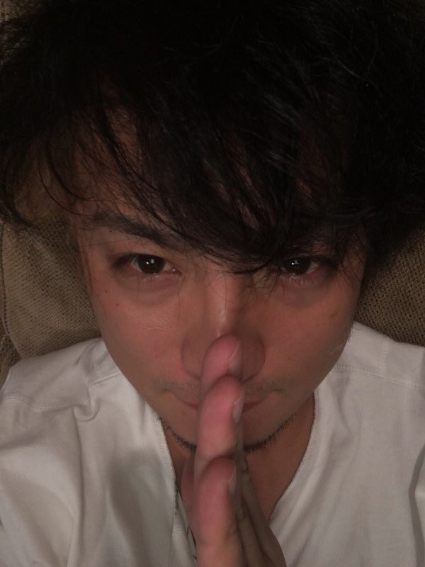 雄輔好きになってもう10年経つんかあ〜
ほかの歌手にハマったりしてもやっぱりすぐ飽きて違うくて
でも雄輔だけはほんまに飽きひんしずっと好き〜