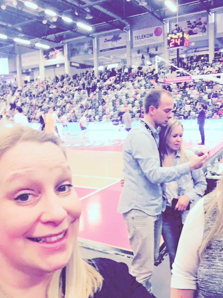 Knightreiser's tweet photo. Geile Aktion sagst du?  @dersportmanager #hastalavistajonny https://t.co/mztR2fUD1e