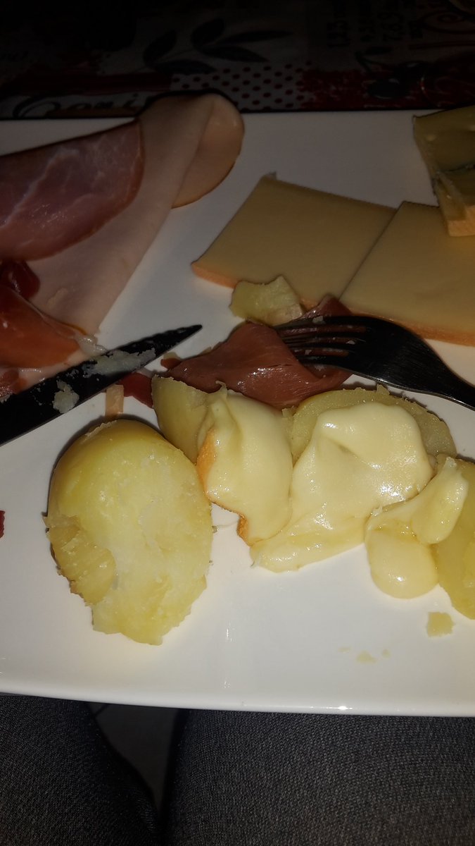 titouzecat's tweet photo. #BonAppetit
Le gras c'est la vie.... #Regalade
#litmitless en replay😍 https://t.co/KVswnXD4C2