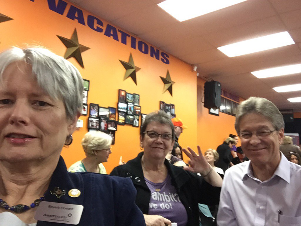 bev1258's tweet photo. #simulcast2017 #Clear Lake Training center Here we come! Watch party at the Clear Lake training center https://t.co/yRwubh7LJv