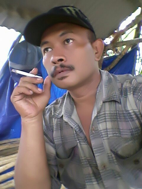 Klambine elek yoben..sing penting wonge ganteng..