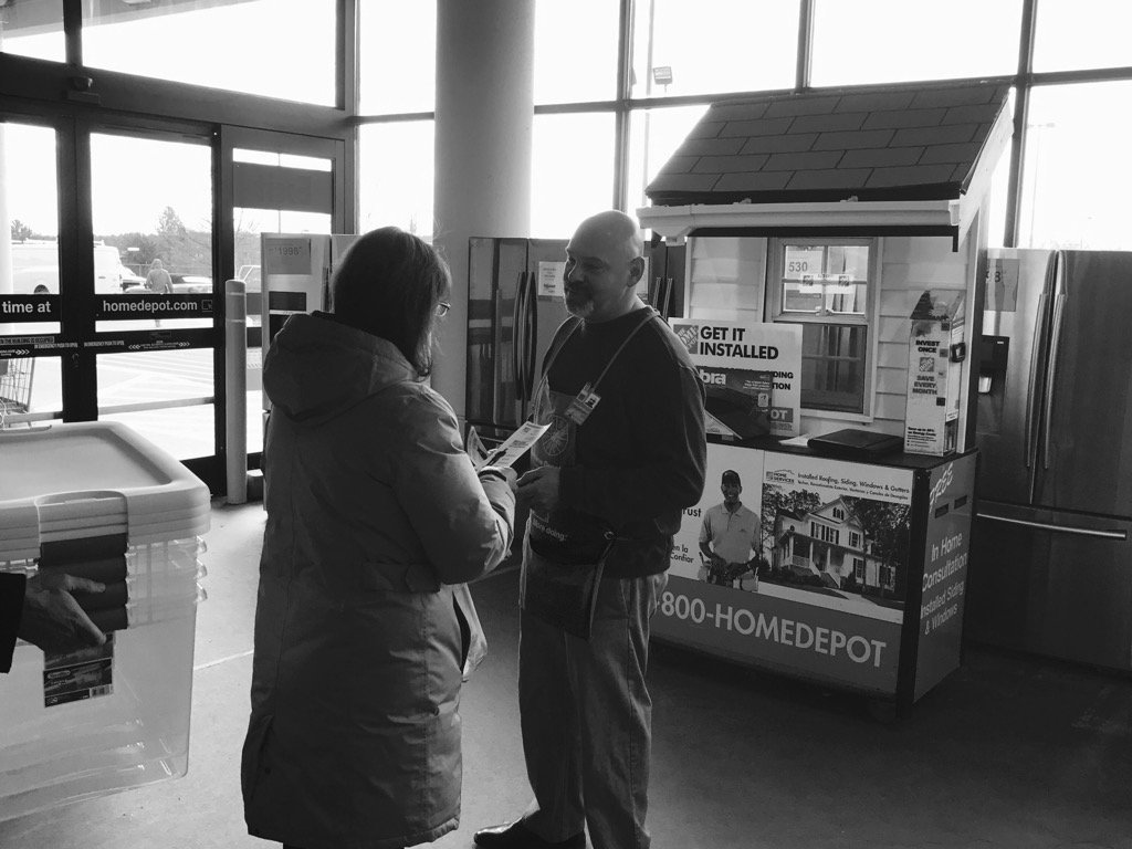 EdSloanNH18's tweet photo. Bill M letting the Danvers HD customers knows about HDE FREE ESTIMATES! @CharlieM3133 @JimHicks_HDE @@HomeDepot2663 https://t.co/20cKepePiZ