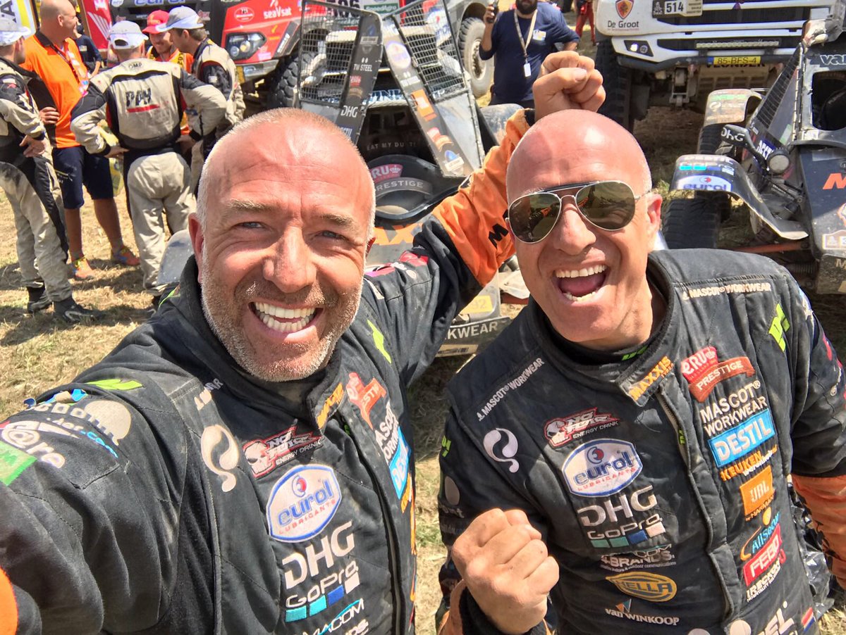Mission accomplished ✔️👊🏻😄😄 Both buggies at the finish #dakar2017 🔝💪🏻 Thanks for all!! On route to #BuenosAires 👍🏻👍🏻🇦🇷