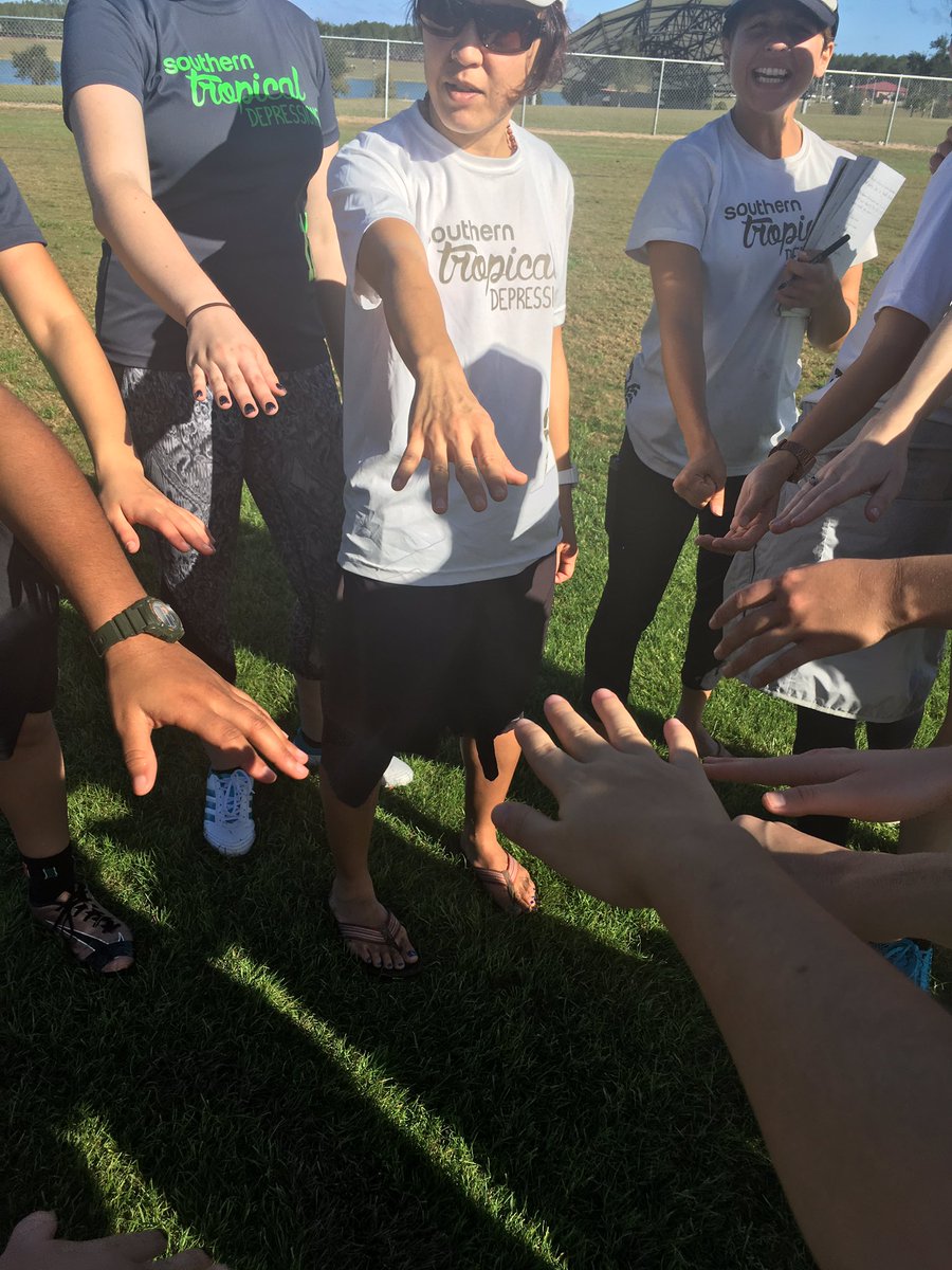 UMWultimate's tweet photo. Team huddles always get us pumped! #funbassadors @FiveUltimateLLC https://t.co/jGjJdtm2k7