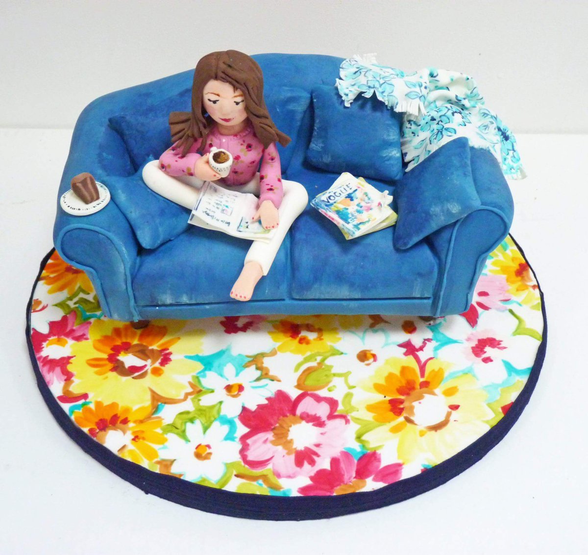 neviepiecakes's tweet photo. My entry for @loafhome #bakeittowinit competition. I'm keeping my fingers crossed that I win this lovely sloucher sofa in azure velvet xx https://t.co/vdHUIVZi7u