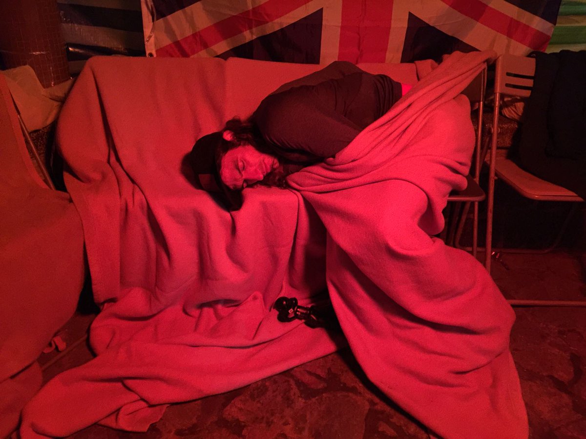 [CP8] <a href="/JamilCoury/">Jamil Coury</a>, double Barkley 60km fun run finisher, caught sleeping on the job #hk100 #vibramhk100 #hk100ultra #hk100ultra2017 #utwt