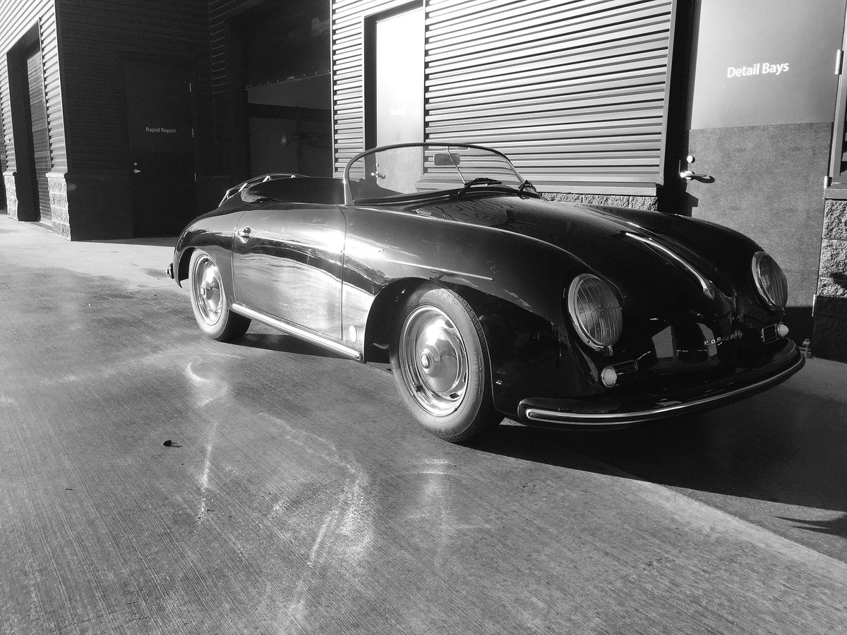 NicolasEdwards1's tweet photo. Love my classic Porsche's https://t.co/HgGhF3YniA