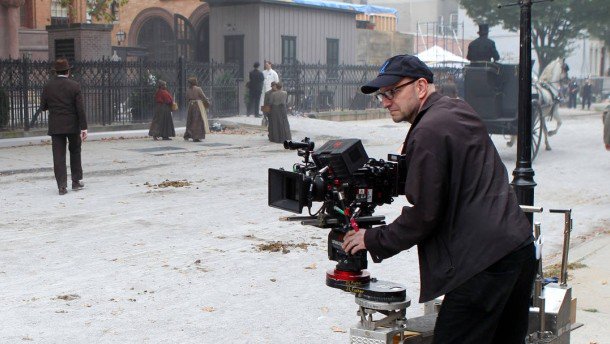 Happy birthday Steven Soderbergh.
On the set of The Knick. 