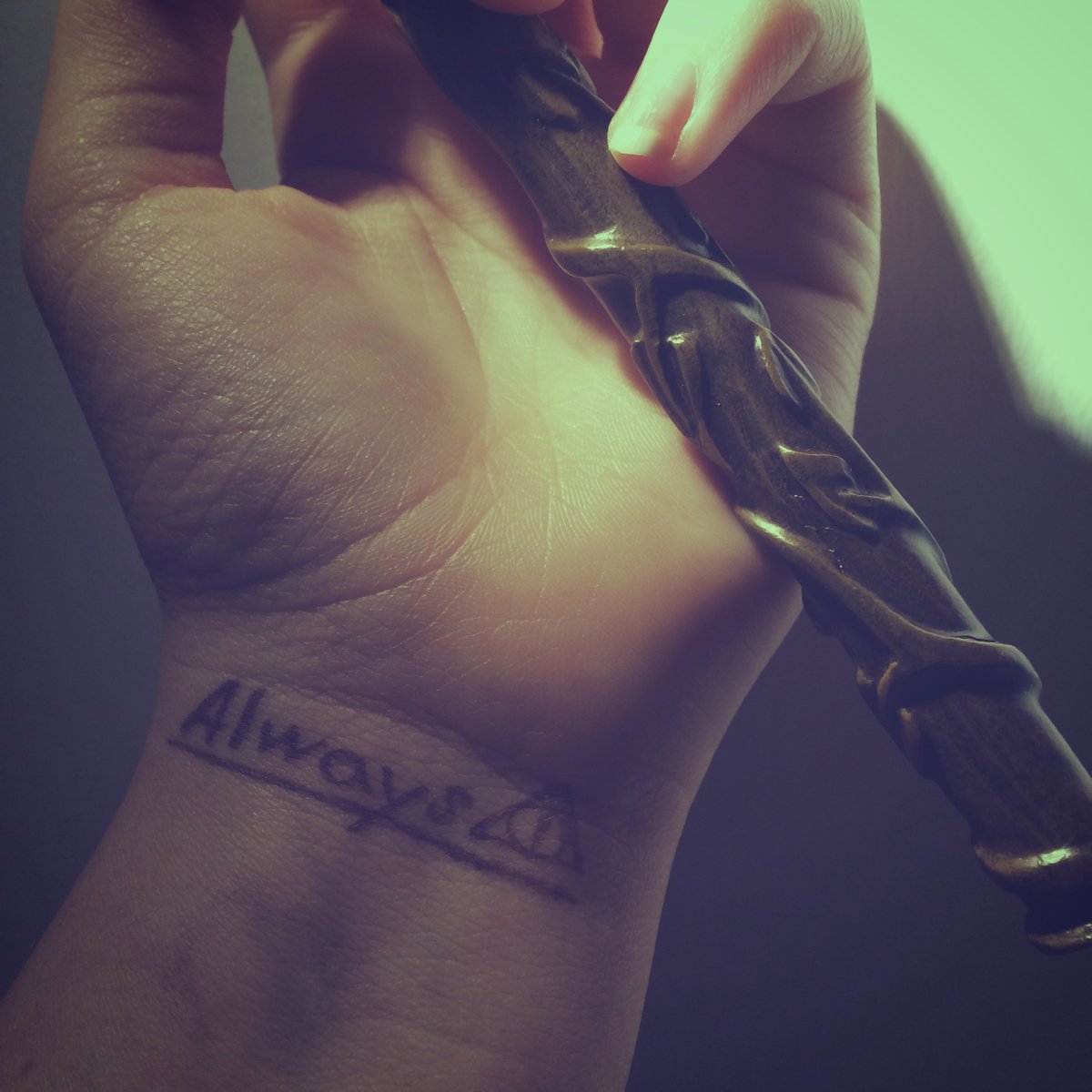 GirlAlien_'s tweet photo. #AlwaysForAlan #always #AlanRickman @jk_rowling https://t.co/Fvmw2VeI0n