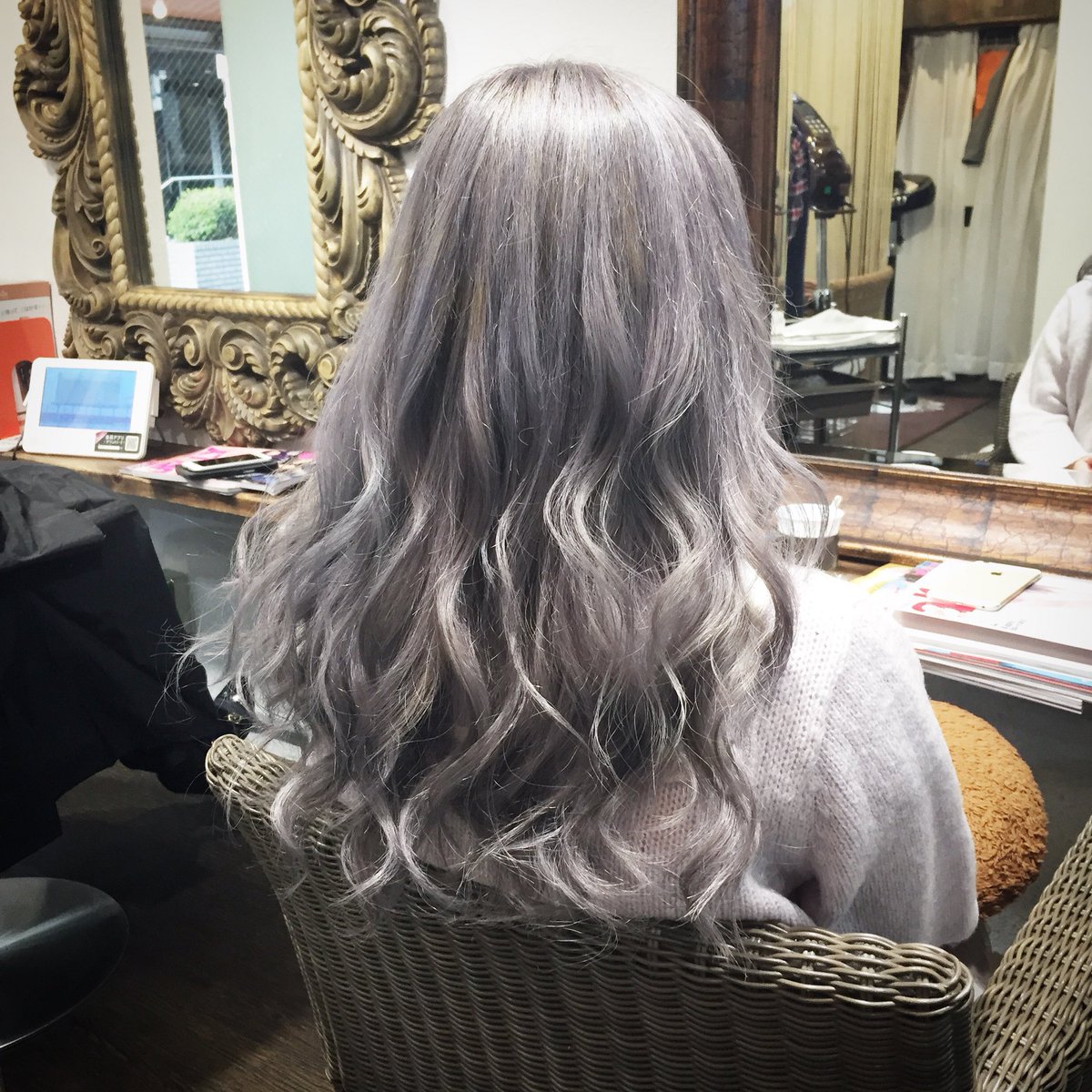 髪の毛 カラー シルバー - 新しい髪型