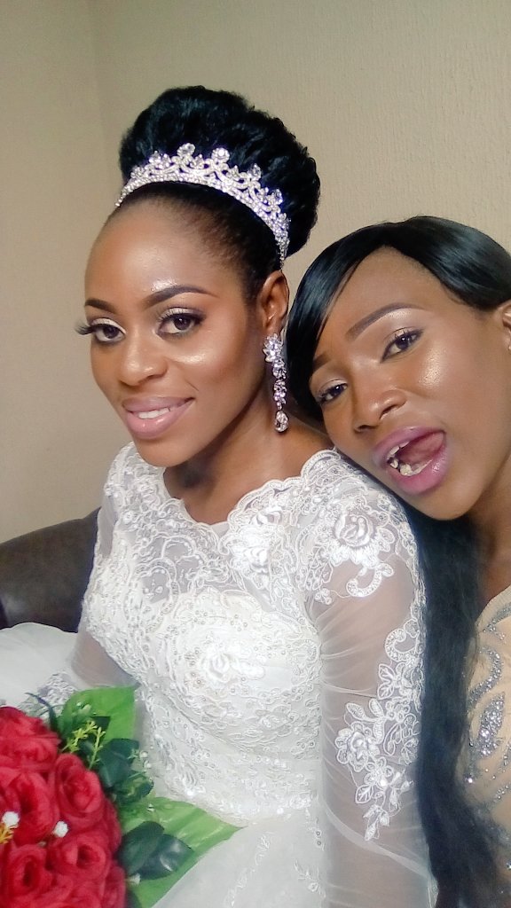 capitalDIVA's tweet photo. When your friend and bride is all shades of beautiful and popping you just keep showing her off #DIVABRIDE #capitaldivapondabeat #MOH #EL17 https://t.co/tMFj4QJyqS