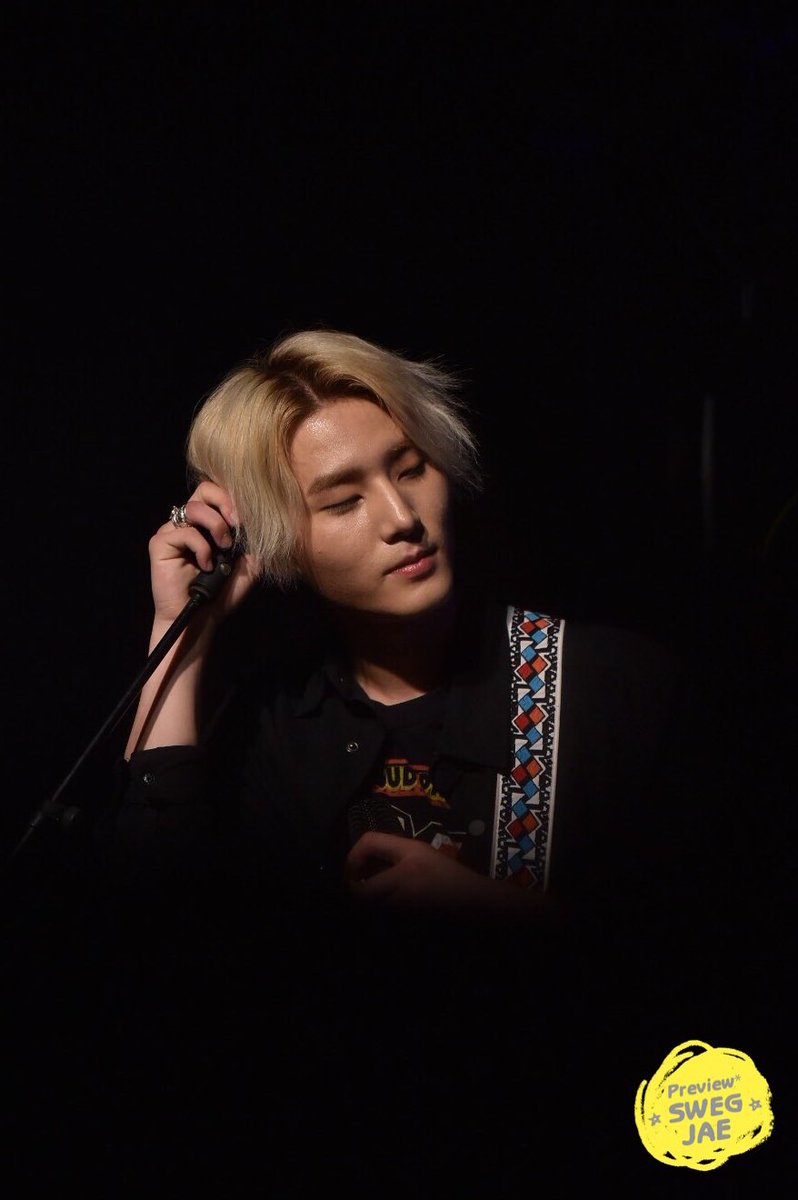 SWEG_JAE's tweet photo. [Preview] 170114 영케이  
롤링 22주년 기념 공연 vol.4

#YoungK #day6 #데이식스 #영케이 
#EVERYDAY6 https://t.co/kSENyUxTye