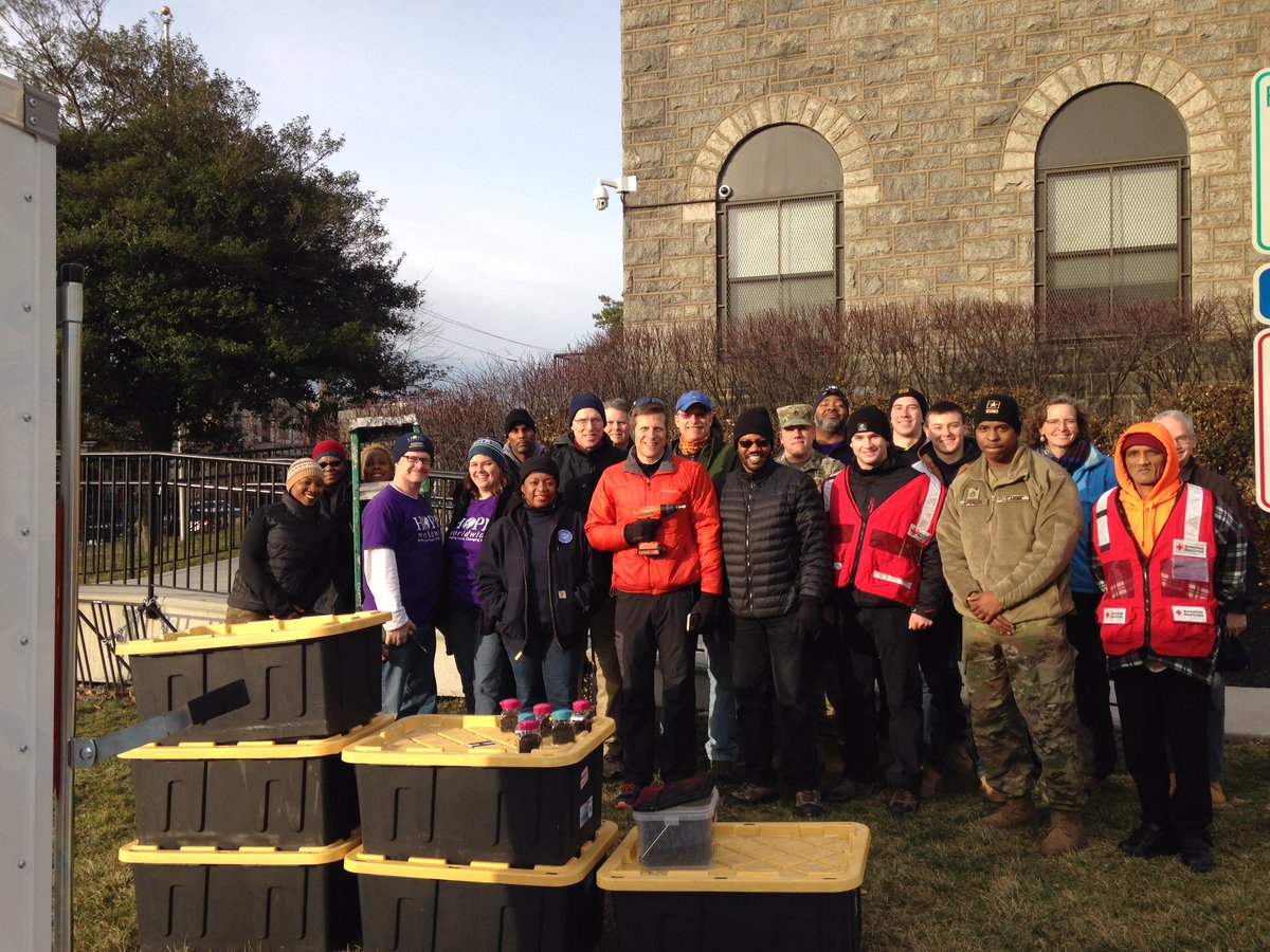 MrsBigSarge_AF's tweet photo. Making the community safer one smoke alarm at a time! #SmokeAlarm #MLK #WeCare @ARC_EasternPA @RedCrossPhilly @PhillyFireDept https://t.co/sOJb9VPuUI
