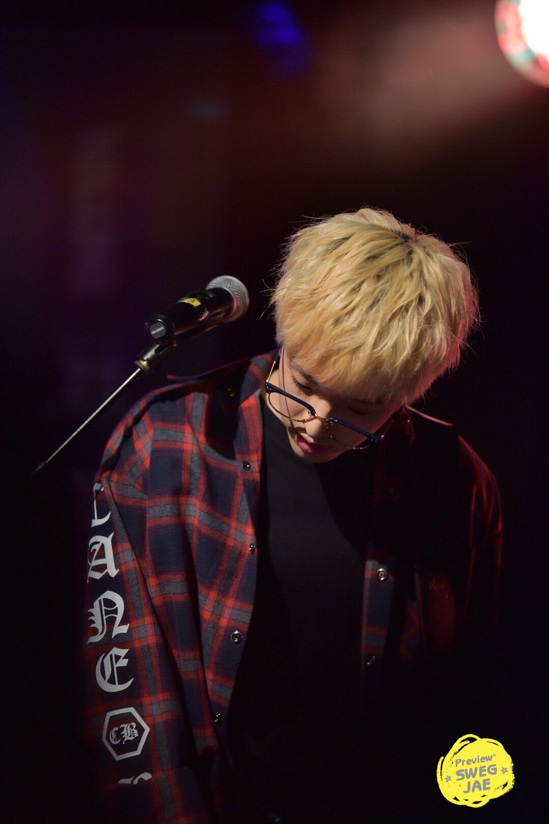 SWEG_JAE's tweet photo. [Preview] 170114

롤링 22주년 기념 공연 vol.4

#JAE #day6 #데이식스 #제이 
#EVERYDAY6 https://t.co/dBPXVDXHX9