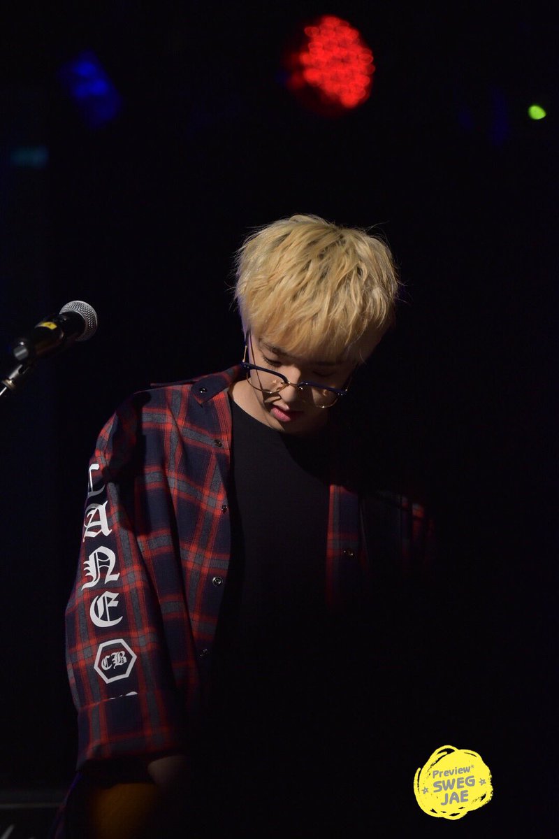 SWEG_JAE's tweet photo. [Preview] 170114

롤링 22주년 기념 공연 vol.4

#JAE #day6 #데이식스 #제이 
#EVERYDAY6 https://t.co/dBPXVDXHX9