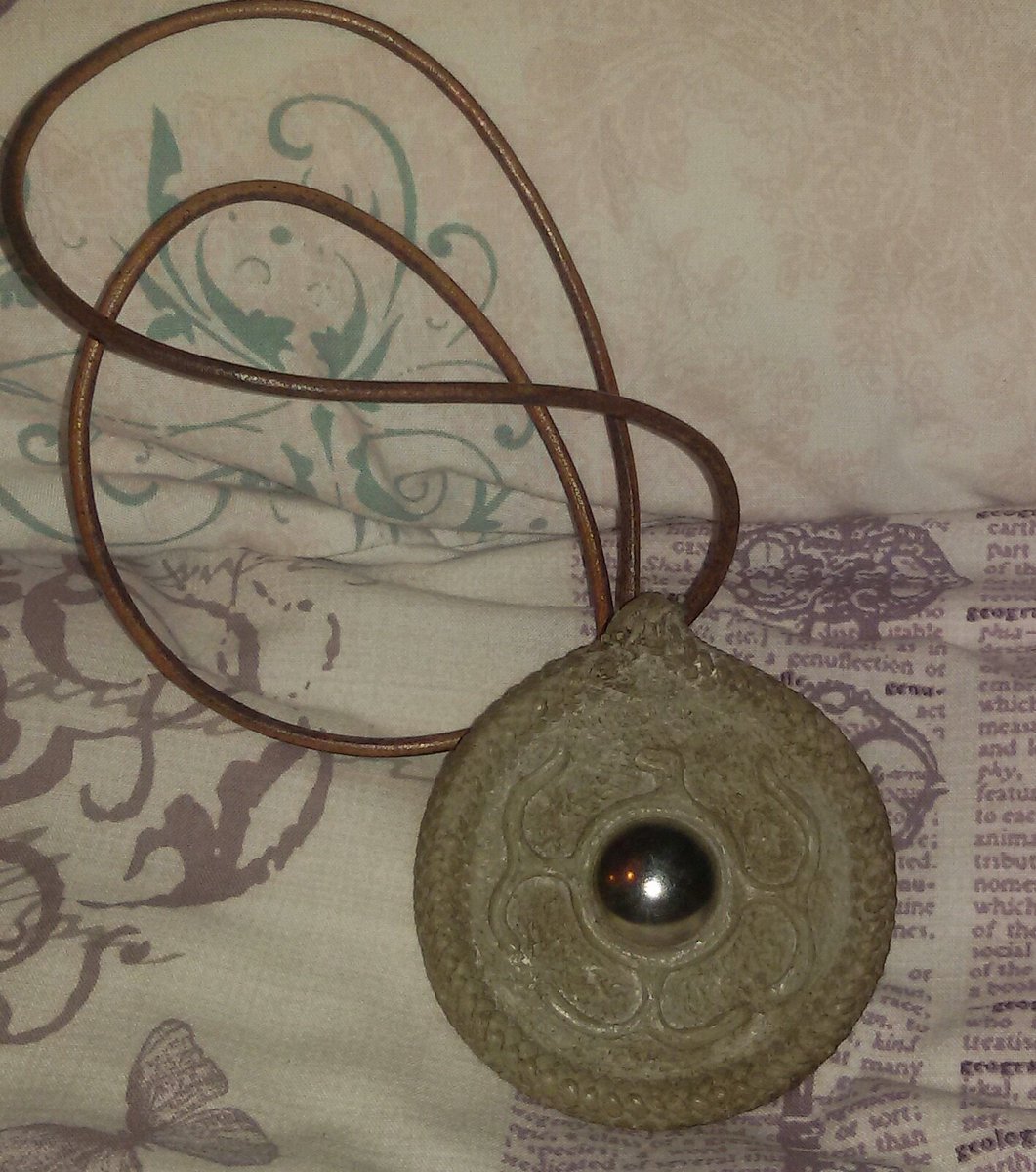 CharmedPerSempe's tweet photo. This is one of my latest acquisition!! It seems absolutly real!! #WitchHunterAmulet
By @PrescottManor
#CharmedProps #CharmedCollection https://t.co/oCDuwqMCTj