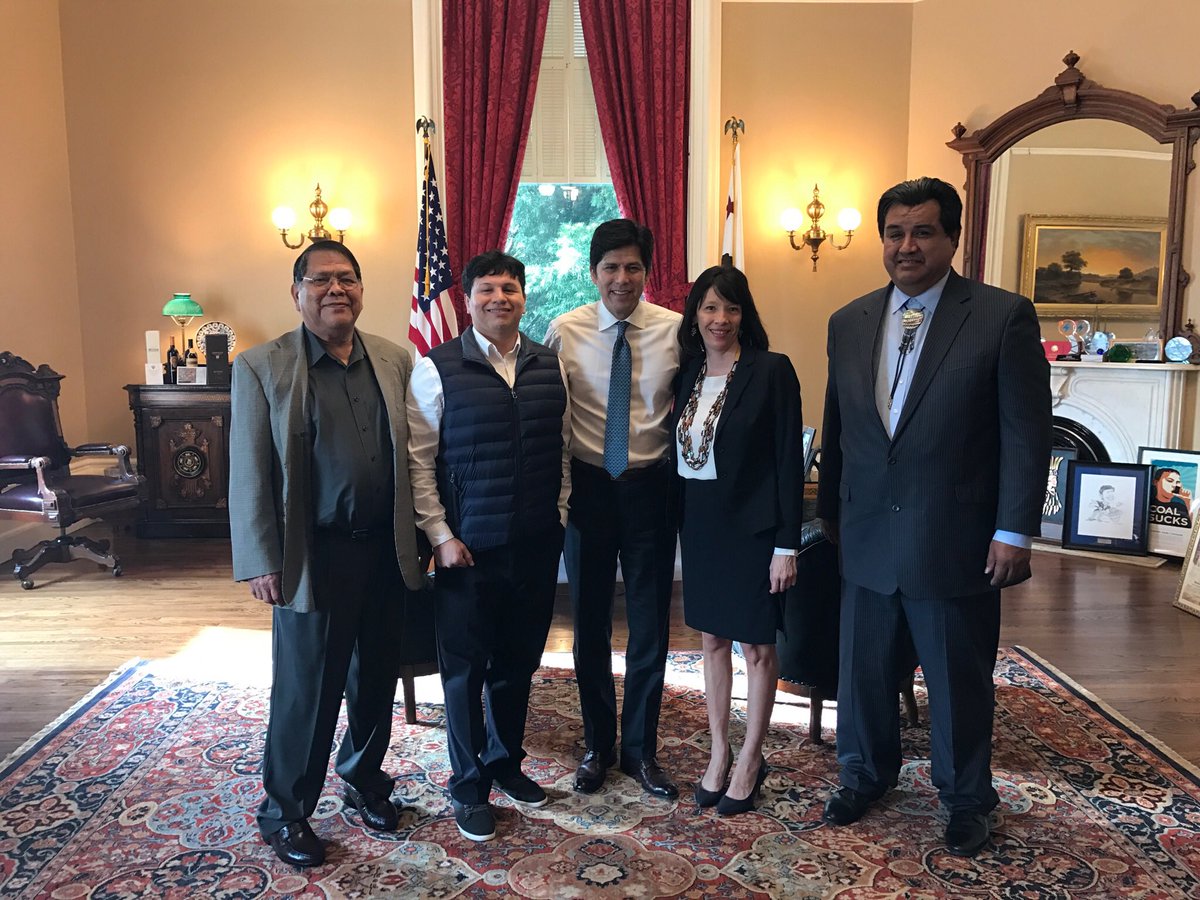 ChukchansiT's tweet photo. Very productive time @ State Capitol, mtg w/legislators including Sen Pro Tem Kevin de Leon &amp; fellow tribes. backtosession #annualtribalbas https://t.co/47ut6KQeVI