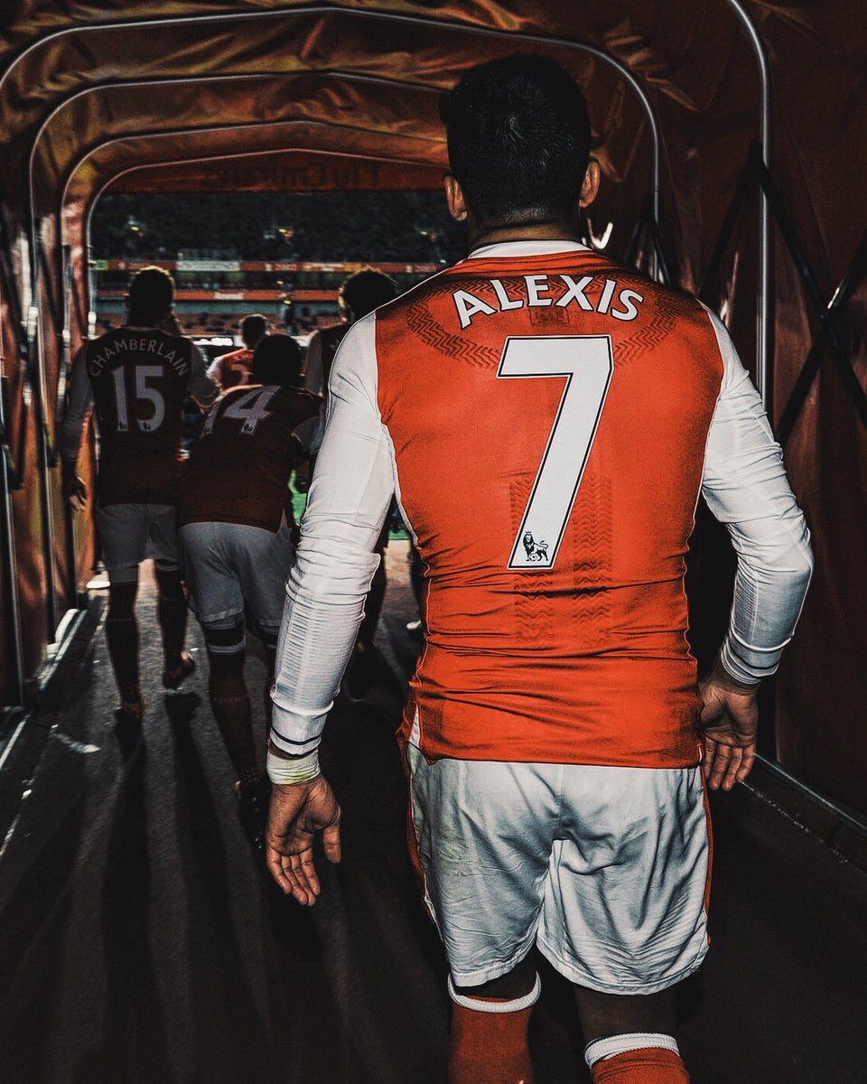 Arsenal_FC_es's tweet photo. EL MEJOR JUGADOR DE LA PREMIER 

SE LLAMA ALEXIS SÁNCHEZ https://t.co/jRpXK7SXNo