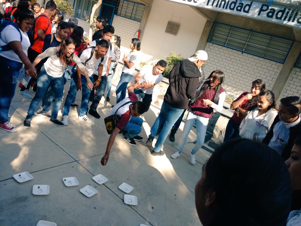 Prepa16Oficial's tweet image. 400 estudiantes, 10 estaciones, 10 equipos vive #Rally #CursodInducción #2017A #pertenencia #identidad @udg_oficial #Prepa16UdeG @sems_udg