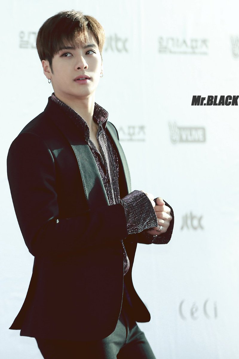 JS_relax's tweet image. 170114 골든디스크 레드카펫 #GOT7 #잭슨 #Jackson #JacksonWang
인간적으로 멋지던지 이쁘던지 잘나던지 분위기깡패라던지 하나만 하자 나 심장아파