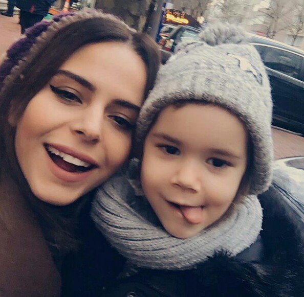 Simge_Delisi's tweet photo. Tatlılık 💓💓😍😍😘😘😘😘😘 @simgeesagin https://t.co/0B7aXb7a5b
