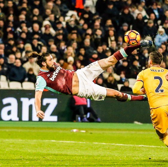 TheHeadtoHead's tweet photo. Who's goal vs Crystal Palace was better?

RT for Carroll's bicycle kick🚴 
LIKE for Giroud's scorpion kick🦂 https://t.co/6dq6tH8EJW