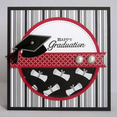 Lead_LZeklos's tweet photo. @junglytte Cie yang akhirnya grad, Happy graduation ngi :3 sukses ya nak kedepannya 😘 maaf saya telat munculnya😅 https://t.co/xBb73YfmL9