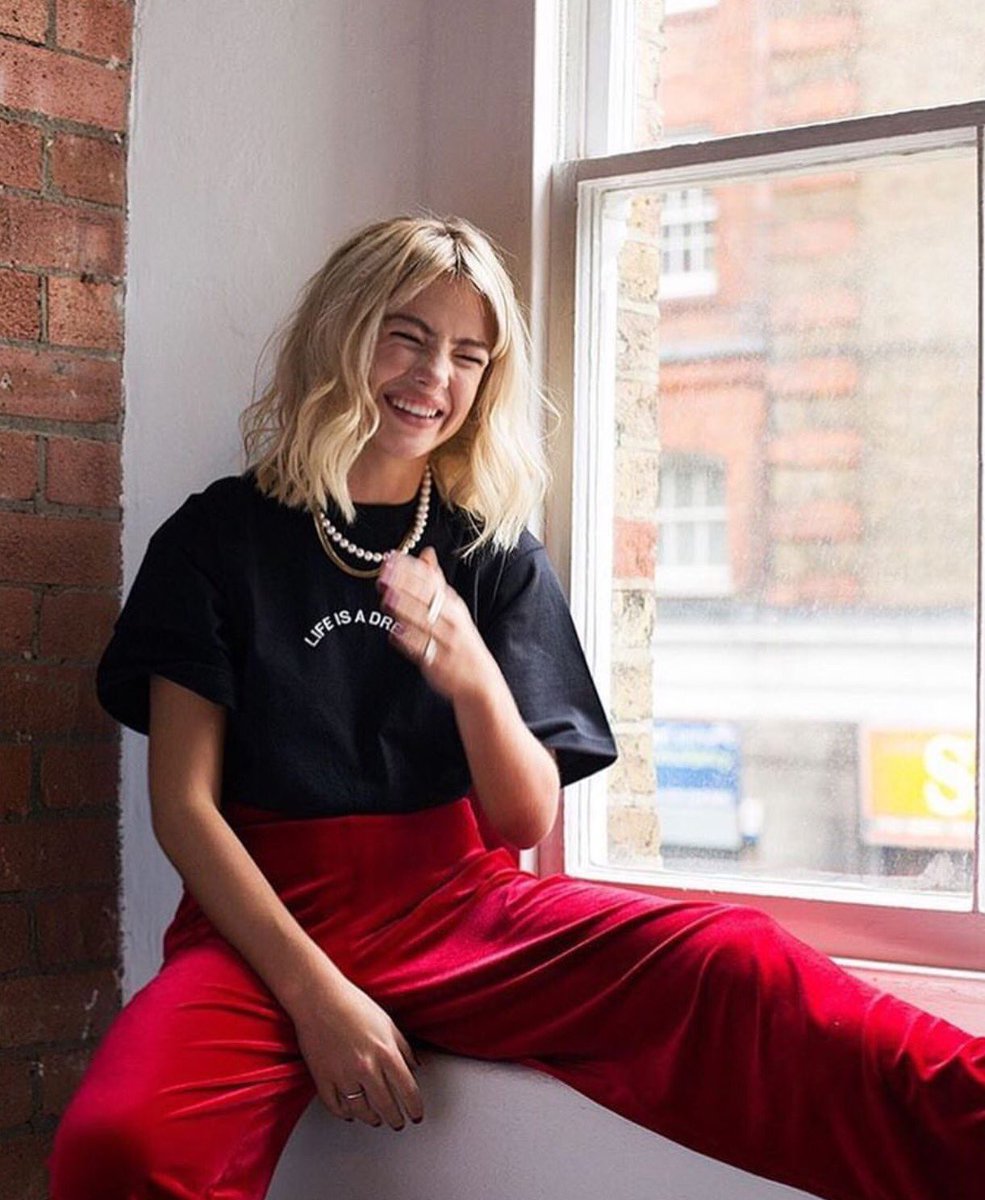 frowningmag's tweet photo. @JessicaWoodley for Frowning: 2017, 1 ❣ https://t.co/11EWl1BEkD