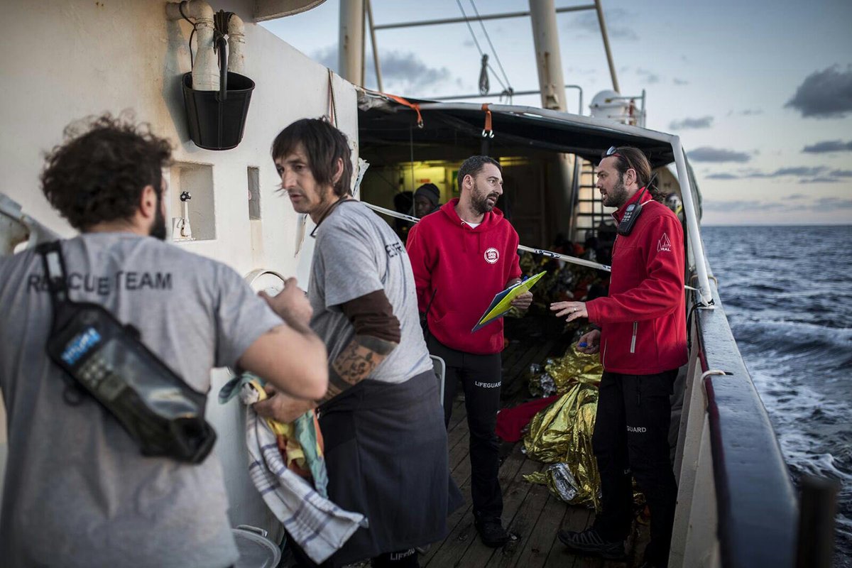 Rescatados y en puerto seguro, todxs a salvo en Sicilia. Un buen trabajo del Team 9 de <a href="/openarms_fund/">Open Arms</a> Volvemos a Malta, prepararnos y seguir