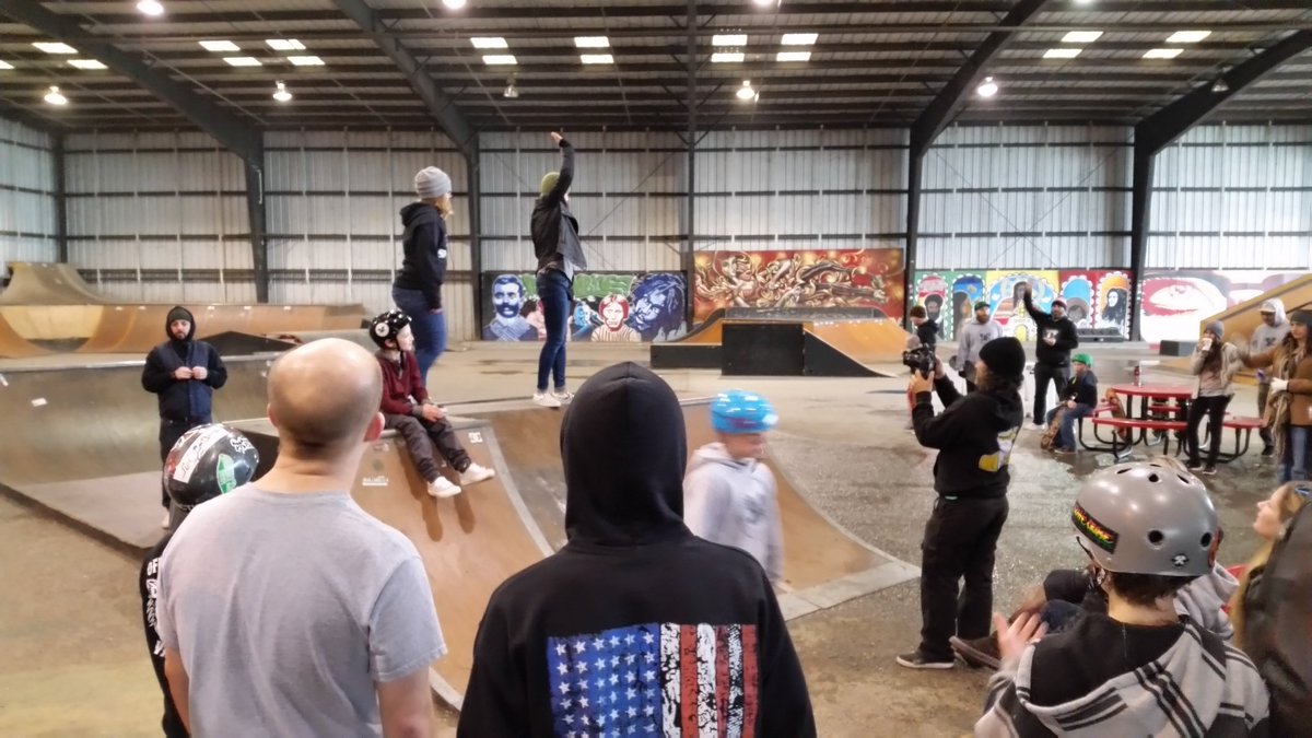 SacAppraiser's tweet photo. Very excited to be volunteering with @SkateMD_HH this morning. https://t.co/PEVN4oeP0G