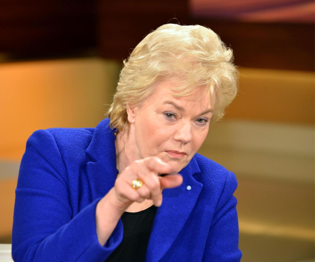 Scoop von <a href="/robinalexander_/">Robin Alexander</a>: Erika Steinbach verlässt die CDU und wirft Merkel Rechtsbruch vor. #WELTAMSONNTAG welt.de/politik/deutsc…