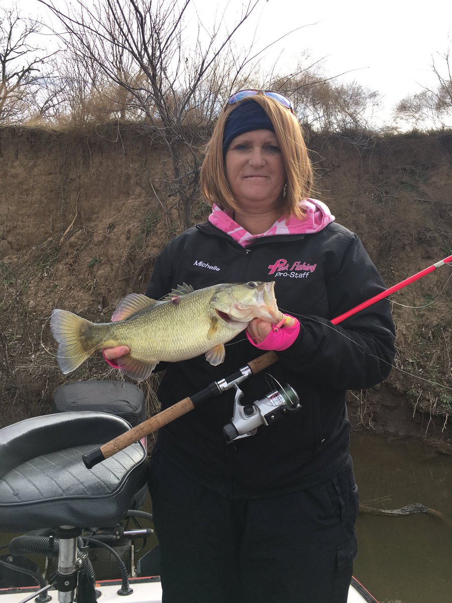 mmmcguire6's tweet photo. A little fishing! #pinkfishing. https://t.co/tCErjYbrk3 https://t.co/GoPiiFRQUp