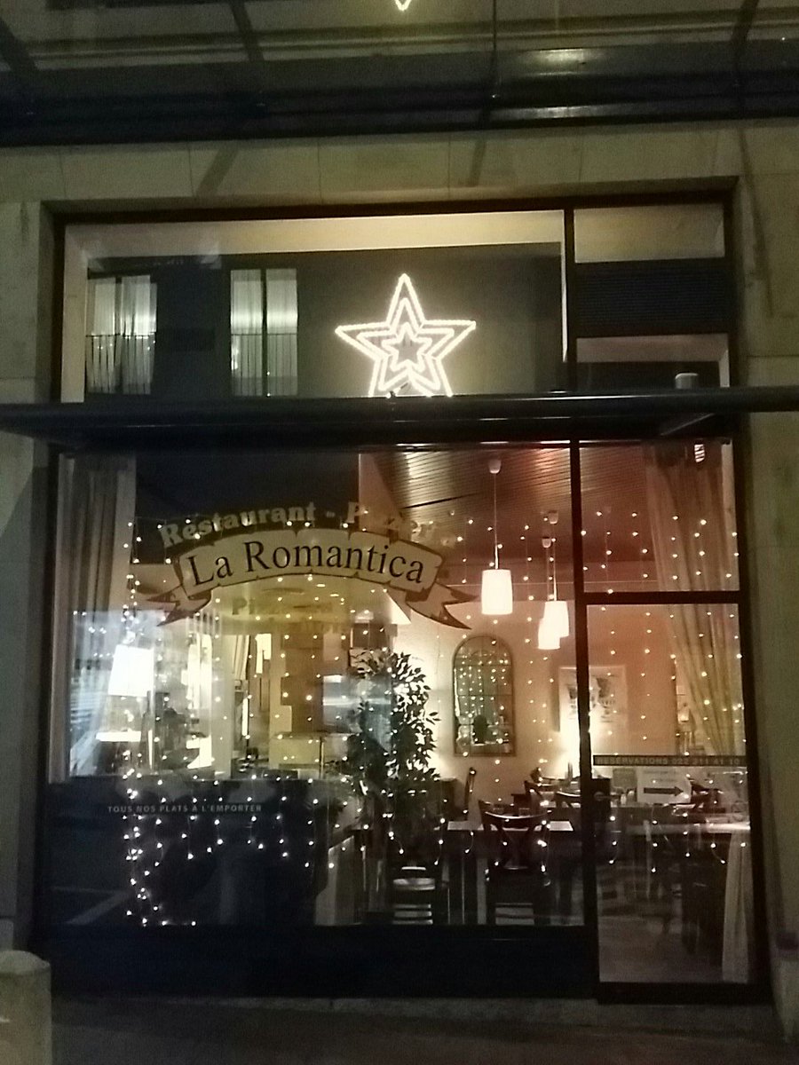 jonathan_raffin's tweet photo. Et à deux pas de l'@AlhambraGeneve , même les restaurants sont à l'image du #kinokabaret #kinogeneva
Le ciné-concert c'est ce soir à 20h30 ! https://t.co/x6gsTGfl7u