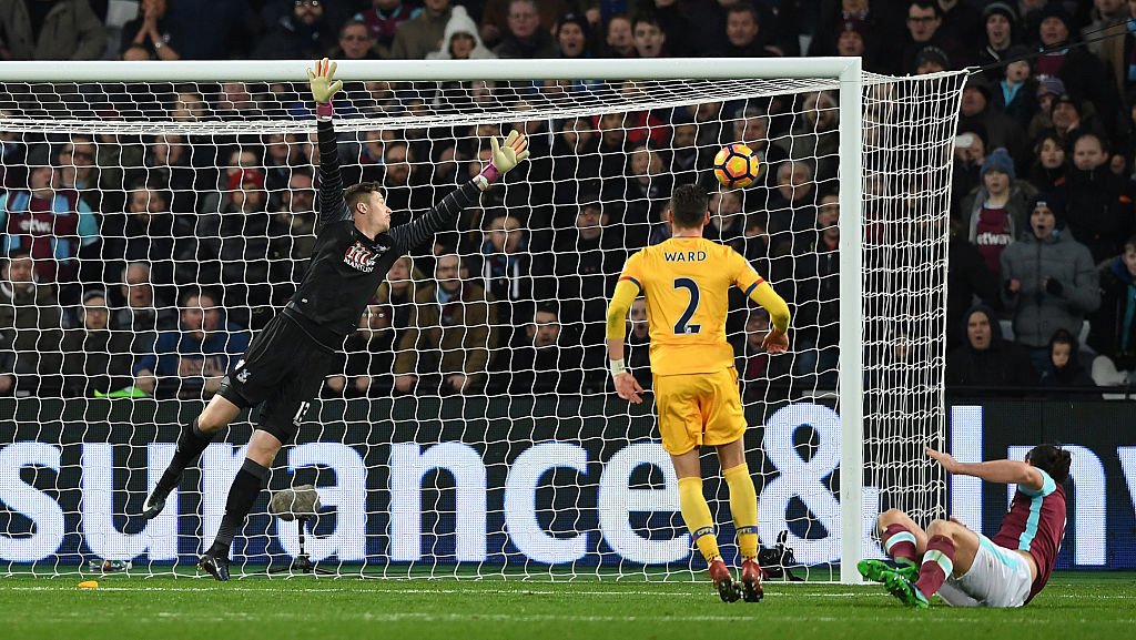 usasoccerguy's tweet photo. Angry Carol's ballbag-bustin no bounce cycle kick is the goalshot of the day in the English EPL League https://t.co/ej7ESu6MFw