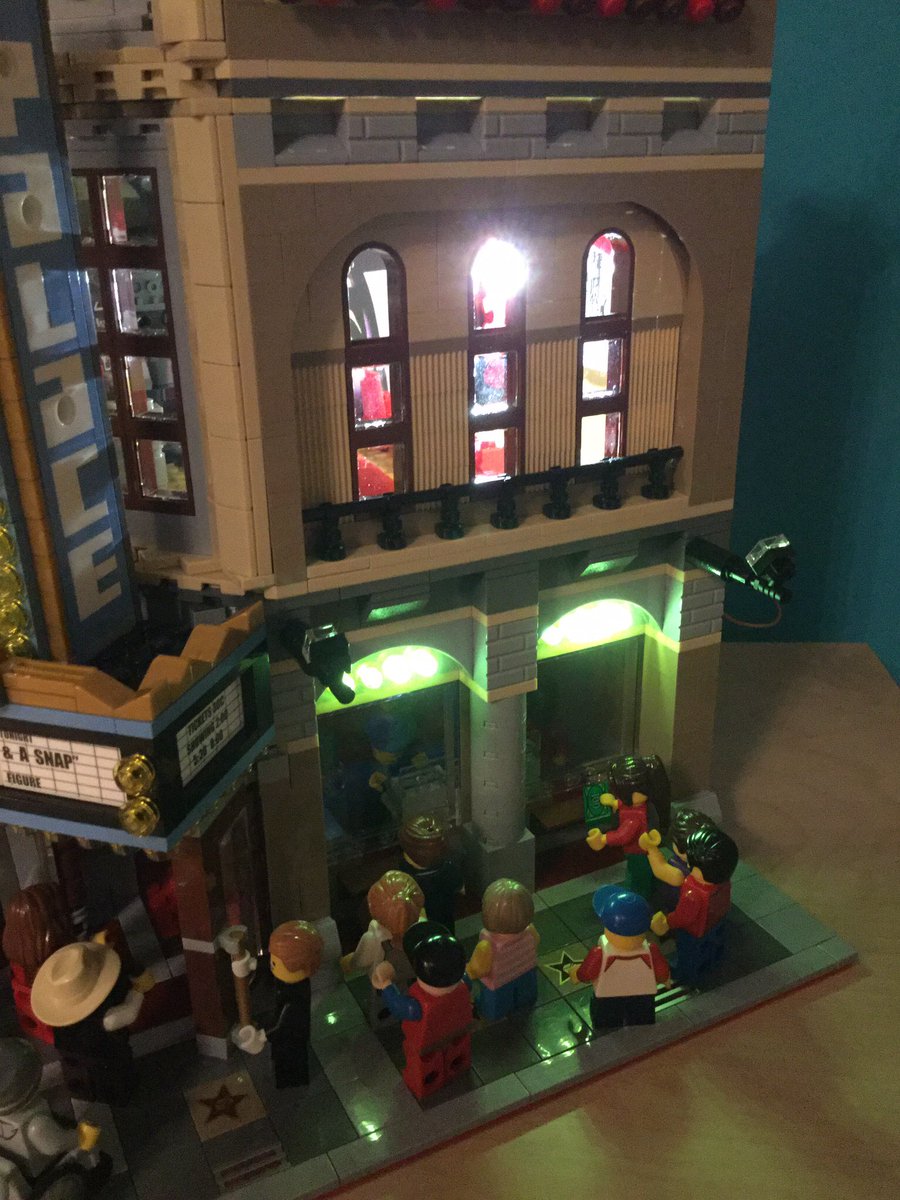 LauraHowley's tweet image. Big queues down at the #Lego #PalaceCinema tonight, maybe the @LEGOBatmanMovie trailer is on before the film.