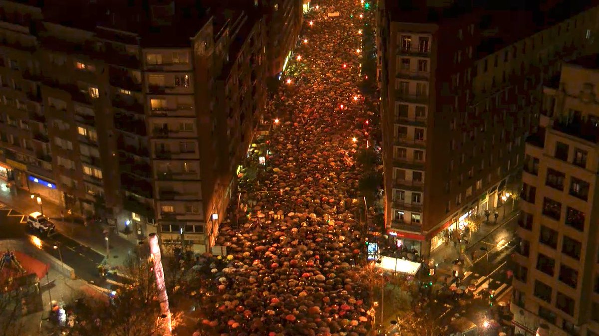 naiz_info's tweet photo. 78.000 herritarrek (GARAren zenbaketa) egin dute bat @sare_herritarra -k Bilbon deitu duen manifestazioarekin #SalatzenDut ☝️ https://t.co/x19hnczt4u