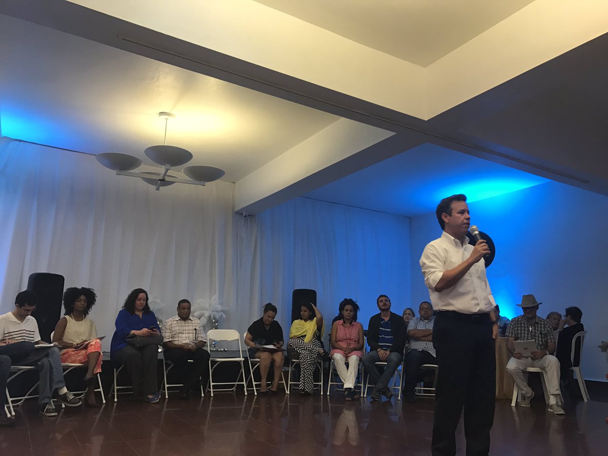 Miguel_Romero_'s tweet photo. Hoy en reunión de trabajo con algunos líderes comunitarios de San Juan para presentar nuestro equipo en el @SenadoPR https://t.co/maGEUrY8SH