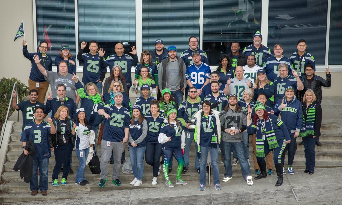 TawnyMobile's tweet photo. Supporting @Seahawks @TMobile on #BlueFriday.
#GoHawks #Tmo12s #12thMan https://t.co/jULFoHo0kD