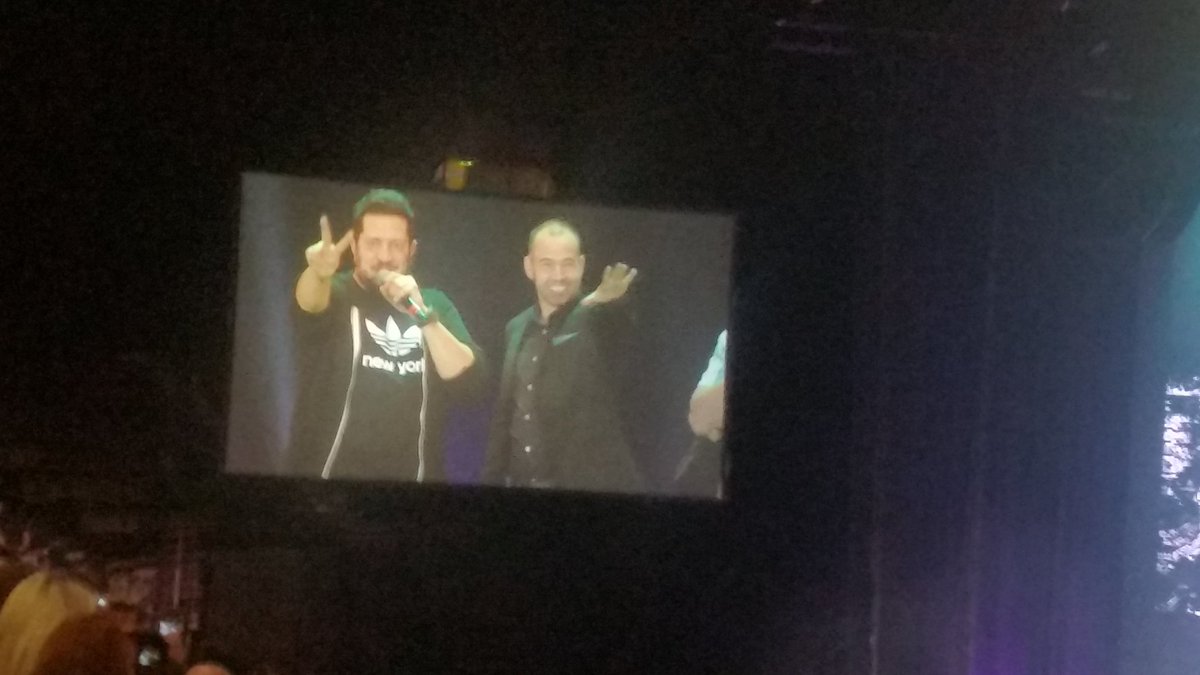 elleisestanton's tweet photo. @truTVjokers @SalVulcano @jamessmurray #manchester #bestcrowd #lol https://t.co/Gpcly9WAnR