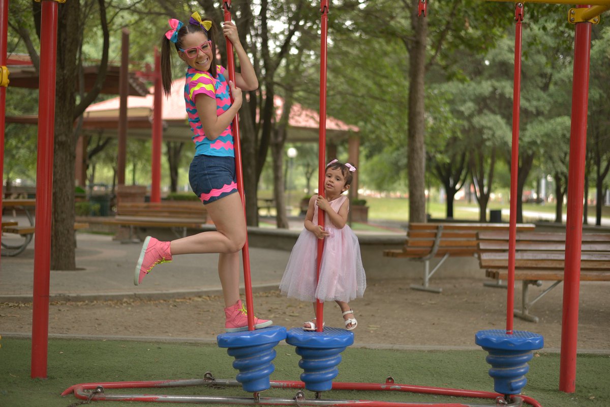 gaby_cd07's tweet photo. @ArelyTellez @MarucaGalindo #quieroestarenelgrandia https://t.co/ACgT3p3Jj3