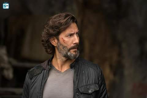 KabbyLovers's tweet photo. Helloooo handsome! 😍😏
#The100Season4 #Kabby https://t.co/atTV16WrhA
