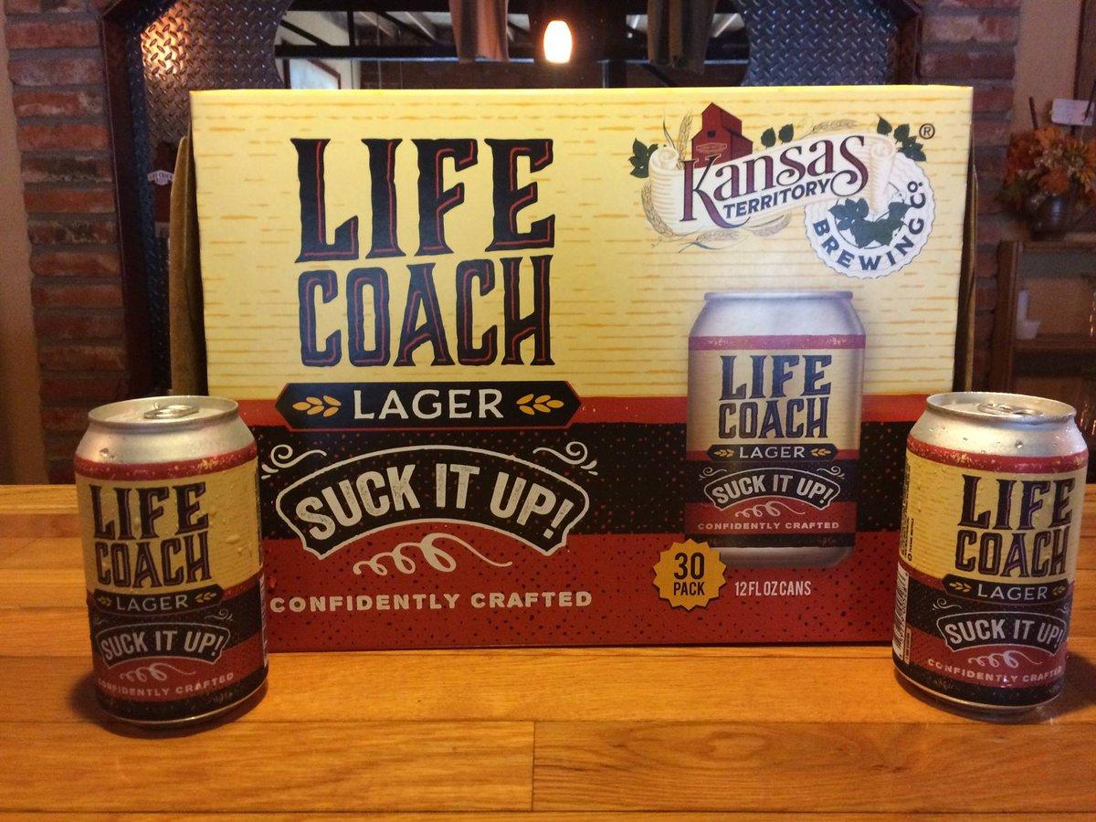 AuntieMaes's tweet photo. It's a #DadsBeer afternoon: 3p - 7p $2 cans PBR, Old Mil Lt, Busch Lt, and the newest Dad Beer -  Life Coach Lager https://t.co/Qx4vwUXeov