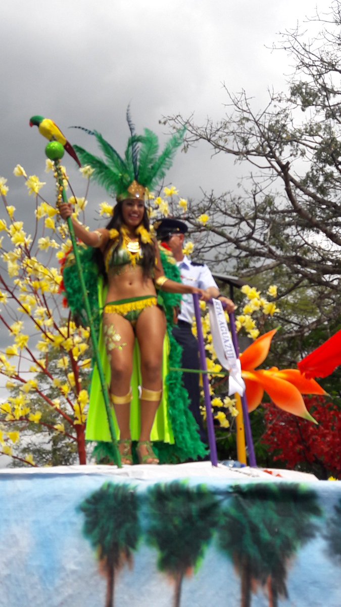 tvboyacasanare's tweet photo. Desfile de carrozas 2016 XXIX Festival y Reinado Nacional del Arroz @renierpachonalc @GobCasanare @alcaldiaaguazul @AsambleaCas @ https://t.co/VGL5A4MHUA
