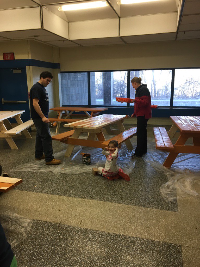 mryscott's tweet photo. Evy having fun at our community service project! https://t.co/5VC18T5Ykx