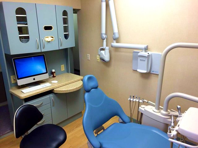 TreckerLopezDen's tweet photo. The most comfortable way to get a brighter smile. https://t.co/PWs8FjlNDv