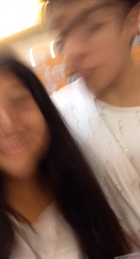 EvelynRd2's tweet photo. rt en 10 segundos o la foto con tu idolo quedará así https://t.co/SxljOiixnE