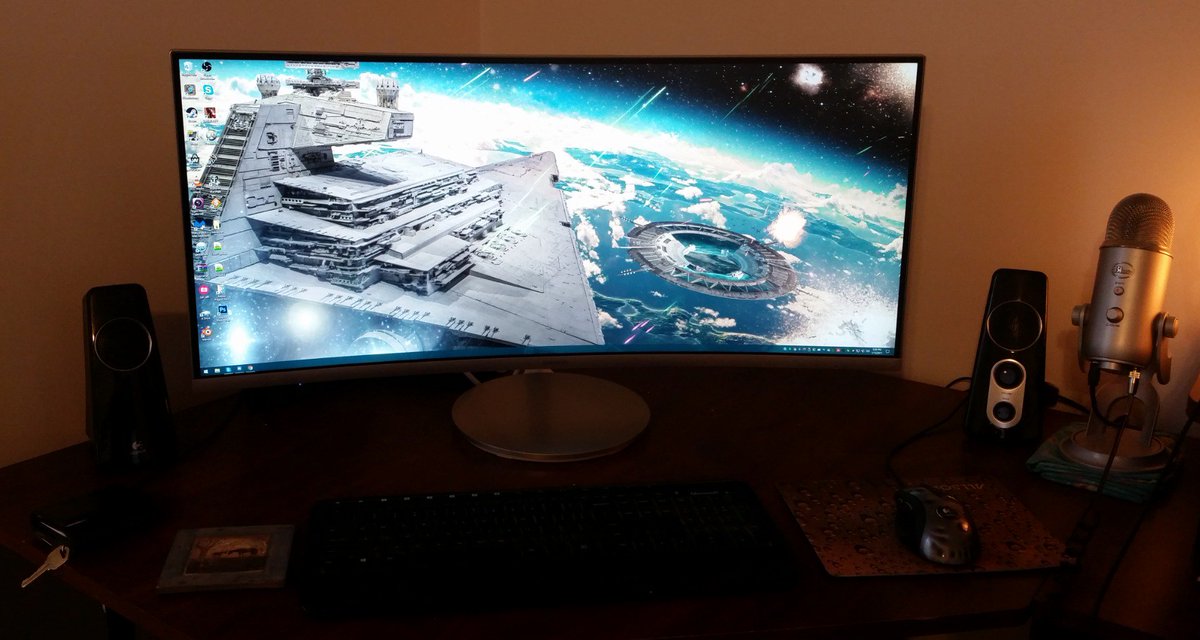 Gus Dubetz On Twitter I Got The Latest Ultrawide Monitor From Samsung Building On Roblox Has Never Been Easier With A Resolution Of 3440x1440 Https T Co X92fw3ze0j - roblox monitor