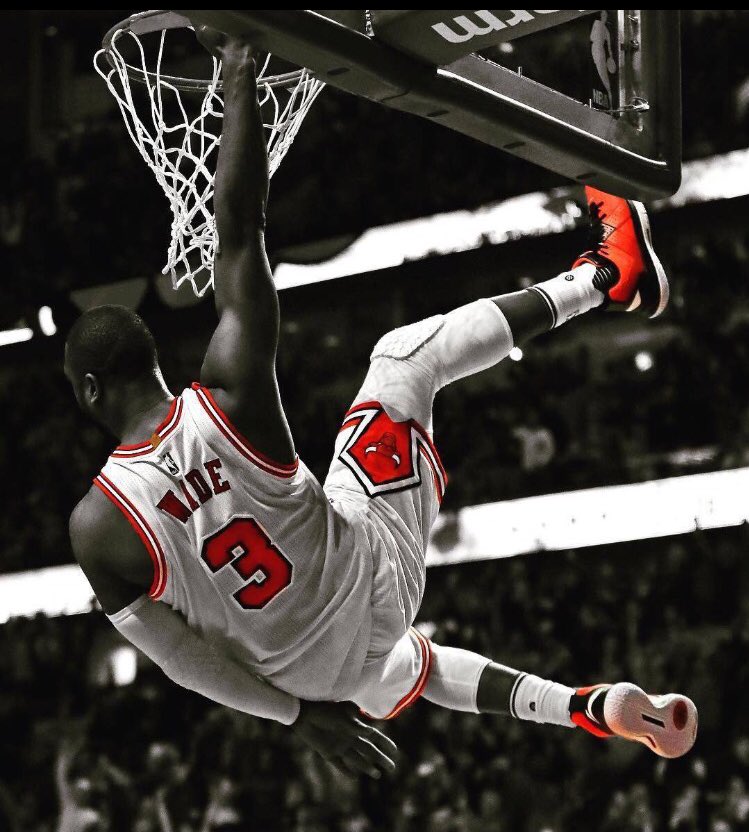 AHeatle's tweet photo. @DwyaneWade #NBAVote 🤘🏾🤘🏾🤘🏾 Just retweet #HeatNation #BullsNation https://t.co/fWqvImlE7S