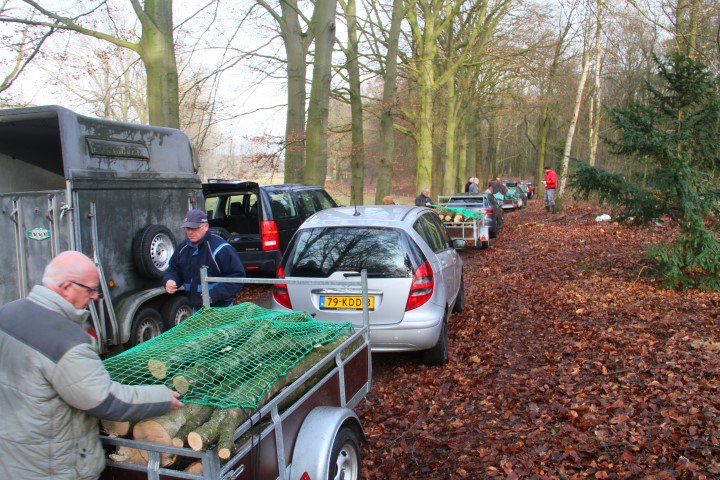 JanKluskens's tweet photo. Een feestje in het bos voor mannen met aanhangers in @gemeenteleudal? Als je t gemist hebt en er volgende keer bij wil zijn @StichtingIKL https://t.co/nKVXNDP3Y0